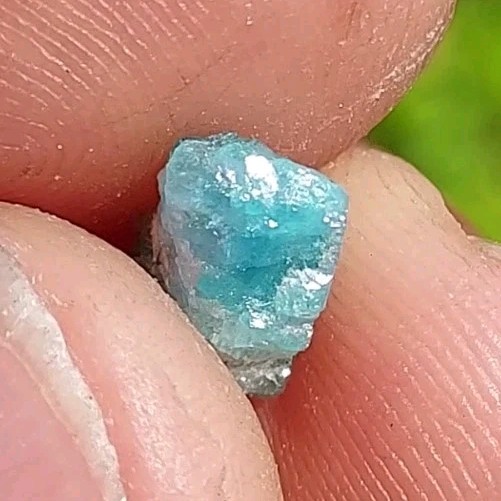 GEM PARAIBA CUPRIAN BLUE TOURMALINE COPPER BEARING BATALHA MINE BRAZIL