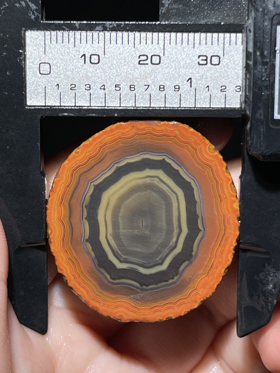 China Agate Achat Nodule Fighting Blood Agate XUANHUA 64g A37