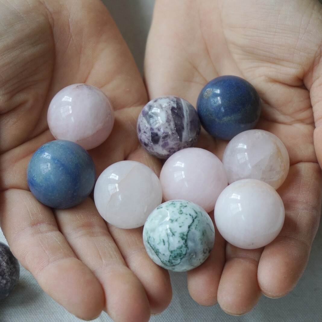 45Pcs Natural Quartz Crystal Jasper Sphere Ball Diverse Rock Tumble Healing 25mm