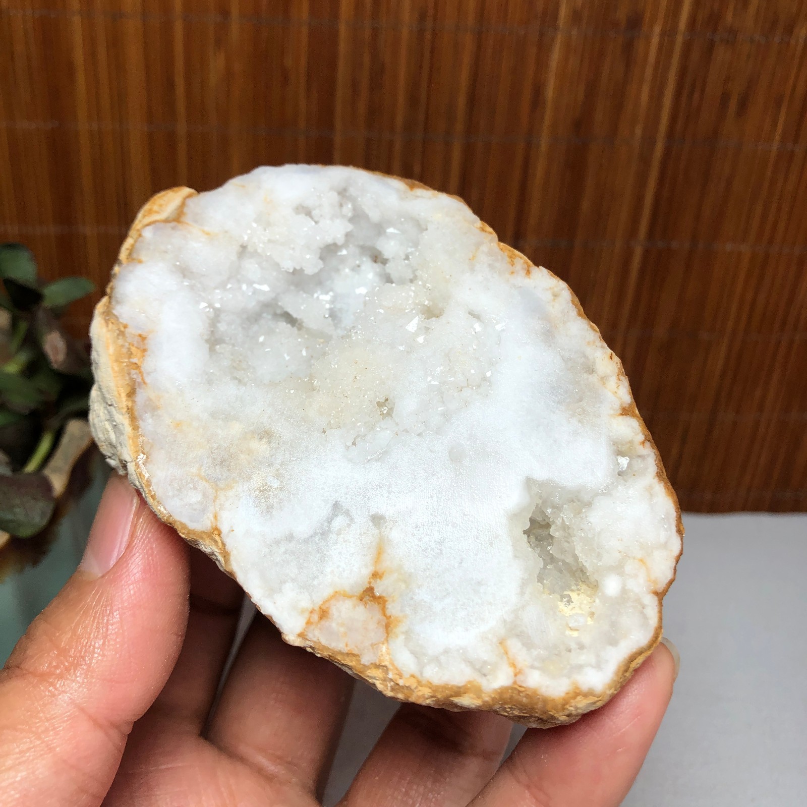 Natural agate Raw cut Crystal Geode rough original Specimens 161g A1783