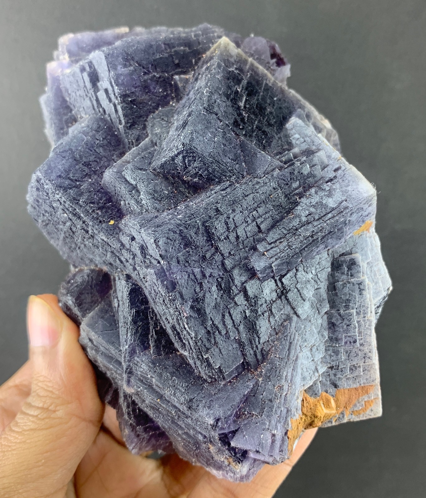 1.3LB NATURAL CUBIC UV REACTIVE FLUORITE CRYSTAL MINERAL SPECIMEN COLOR CHANGE.