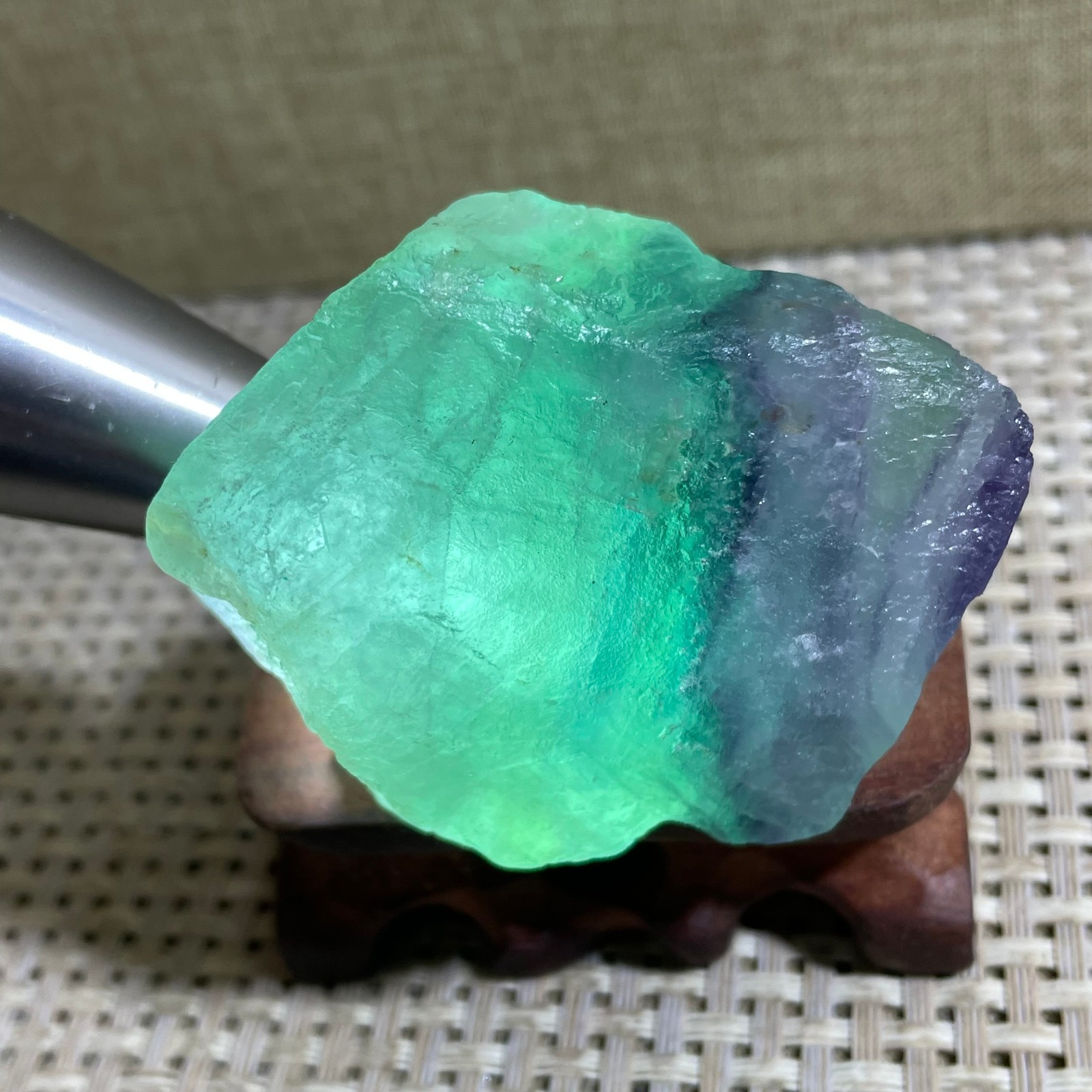 185g beautiful Rainbow Fluorite Rough stone specimens cure