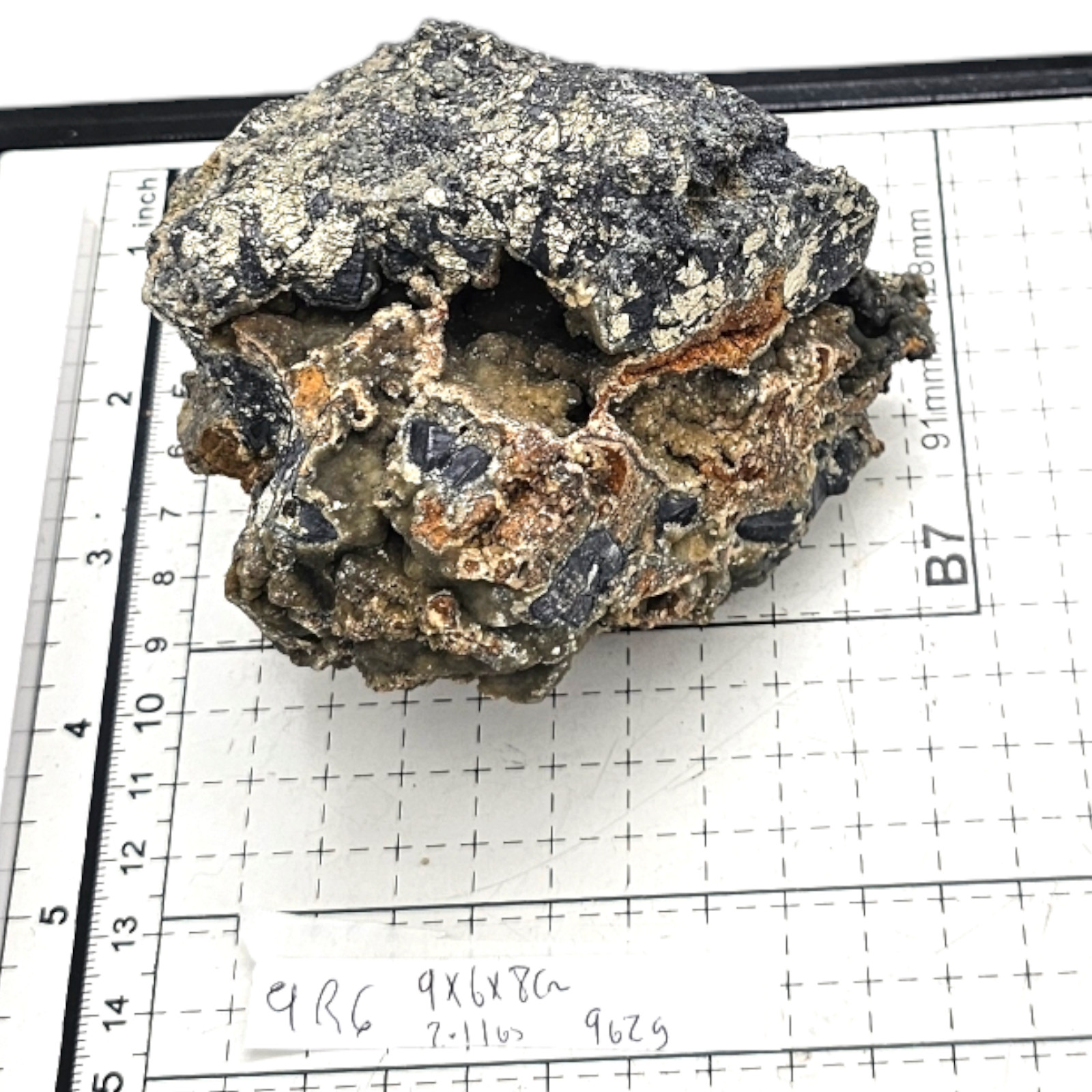 2.1 Lbs Smithsonite Mineral Specimen with Pyrite – 962 g 9x6x8 cm Ojuela Mine