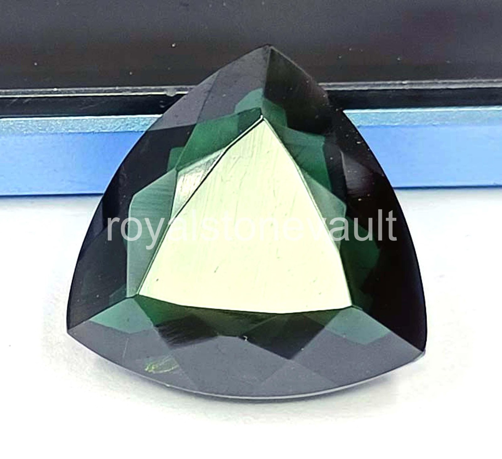 IGL Certified 22.20 Ct Natural Green Emerald Loose Gemstone Trillion Cut – 5AOQ