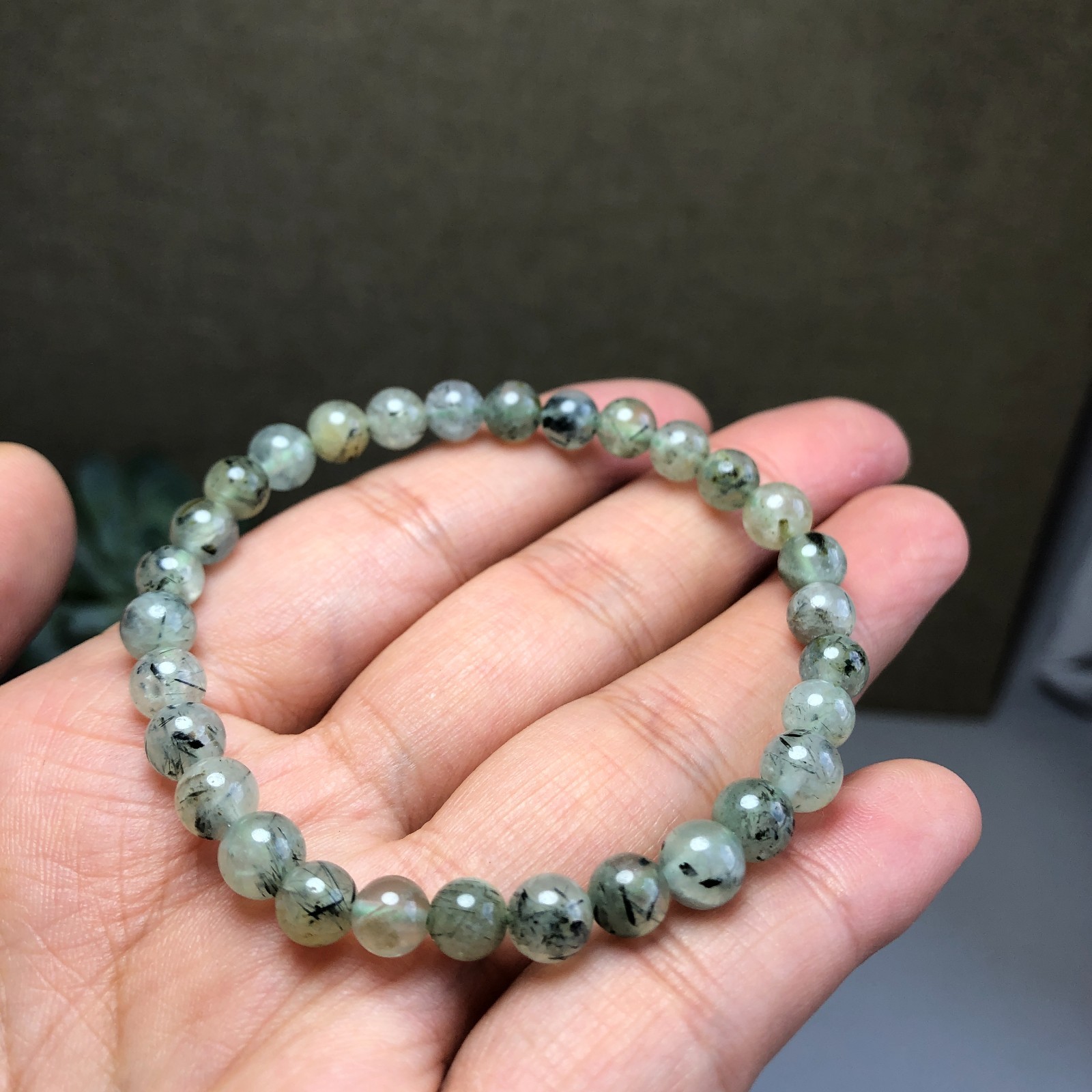 2Pcs Wholesal Prehnite bracelets Crystal ball sphere facet 6mm