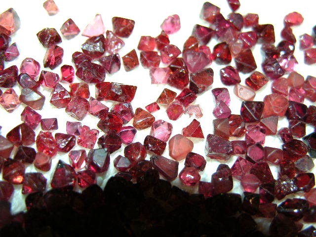 Spinel rare ruby red crystals Sri Lanka 20 carat lots 17-25 crystals
