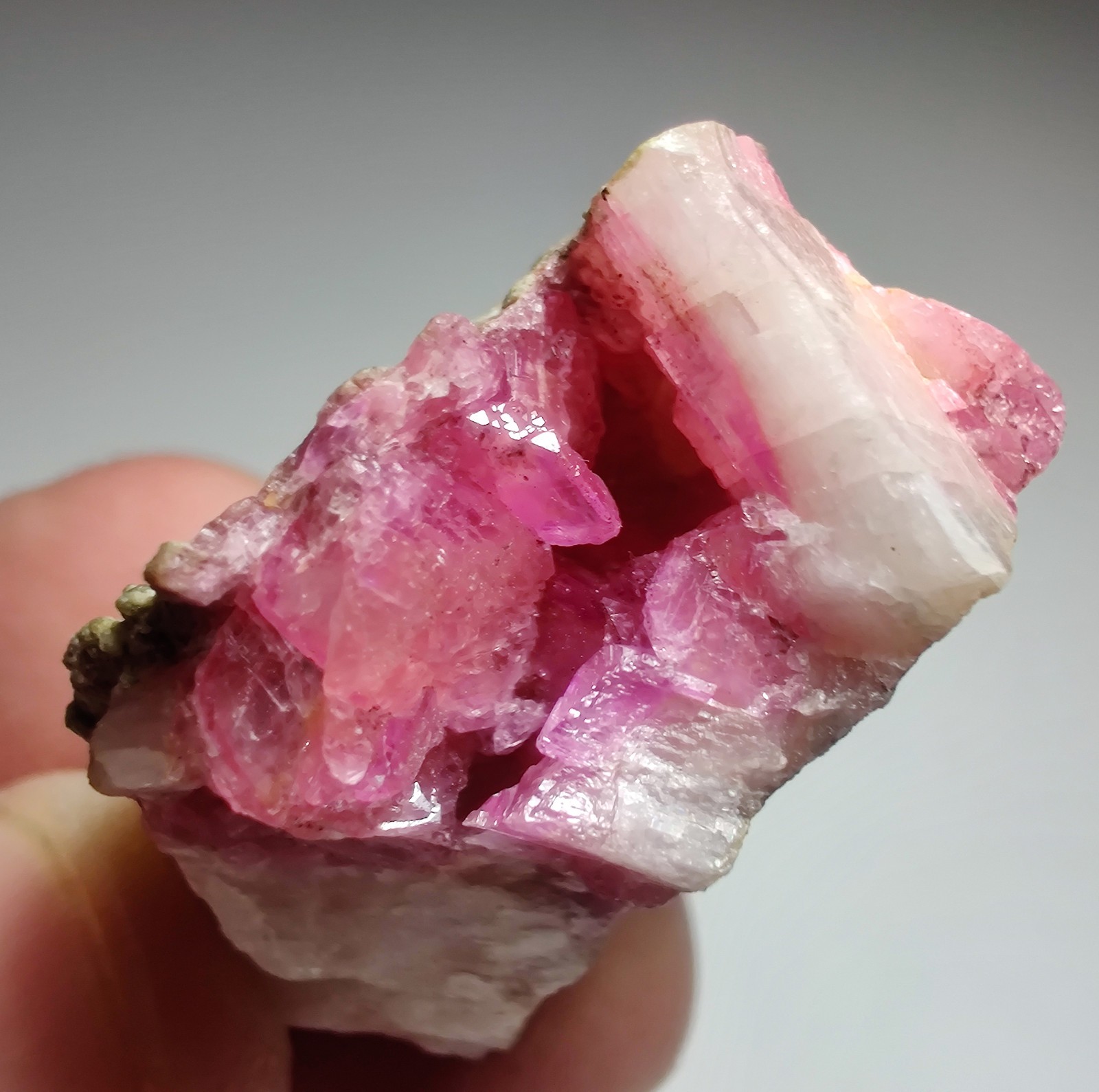 Cobalt bearing Calcite crystal, stunning colors! rare form. DR Congo. 27 grams.
