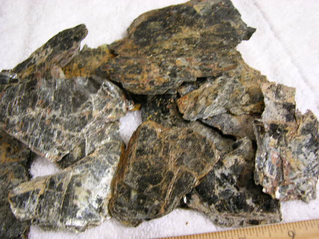 Biotite mica crystal red/tan tabular book form 1/2 pound lot 3-7 pieces 1-4 inch