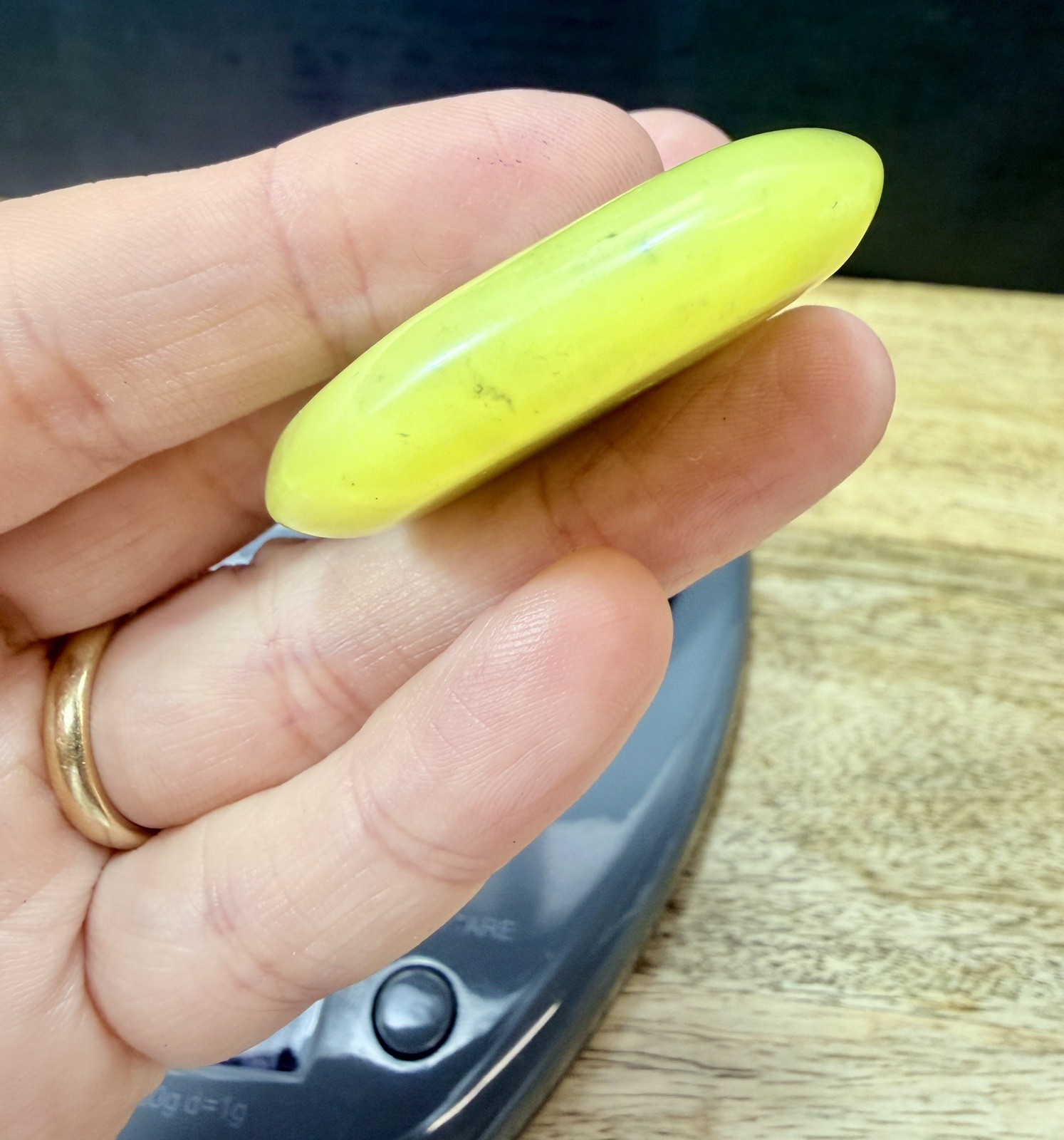 Crystal Lemon Jade Palm Stone Flat Healing Spiritual Collect yellow pocket 25g 4