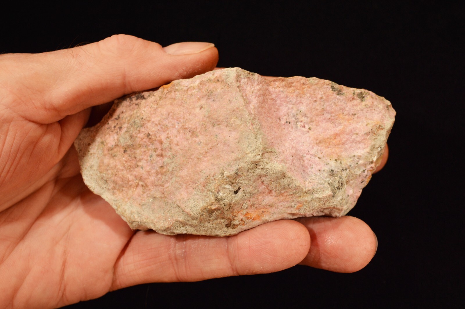 RHODONITE 4 1/2″ x 2″ 1 Lb 1 Oz A Grade Rock Mineral Specimen Chakra Healing