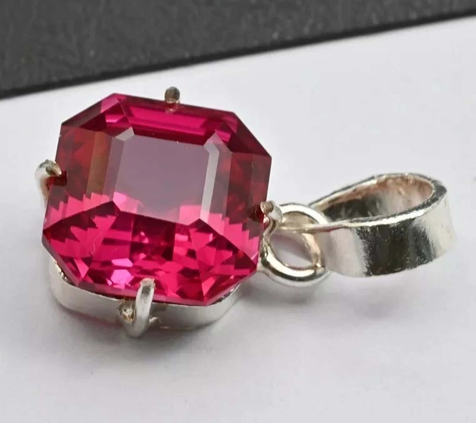 50 Ct Natural Padparadscha Sapphire Pendant Asscher Shape 925 Silver IGL 6JDA