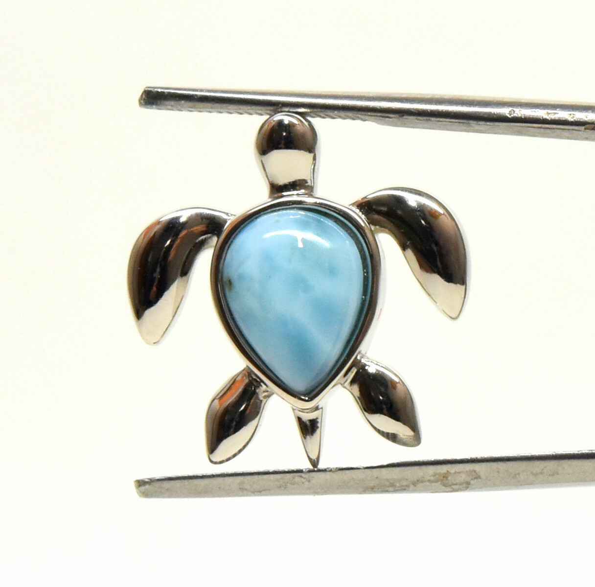 17mm Larimar Turtle Pendant in Sterling Silver 925 + 18″ Silver Necklace Chain