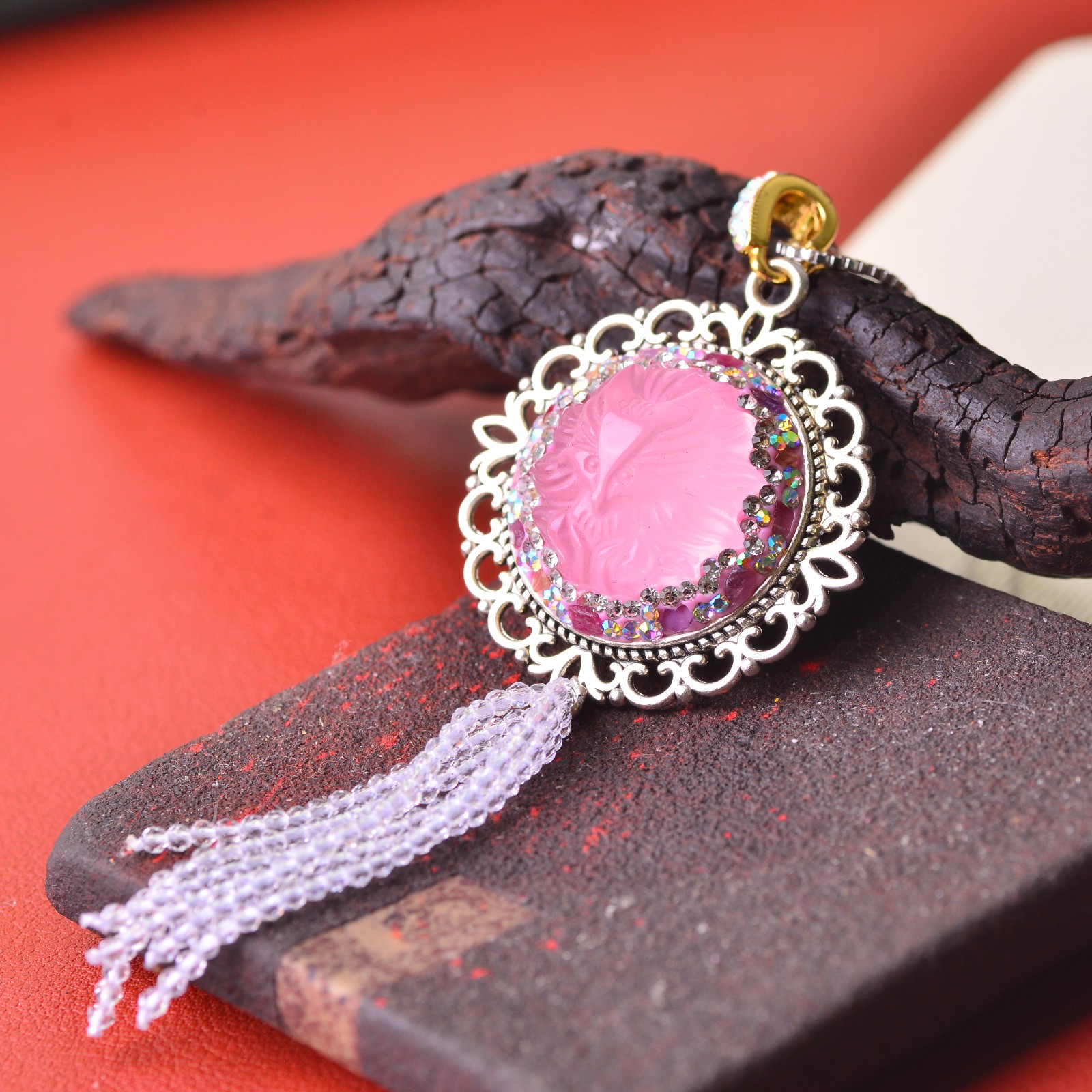 Pink crystal carved fox inlaid alloy necklace gemstone jewelry Energy Crystal