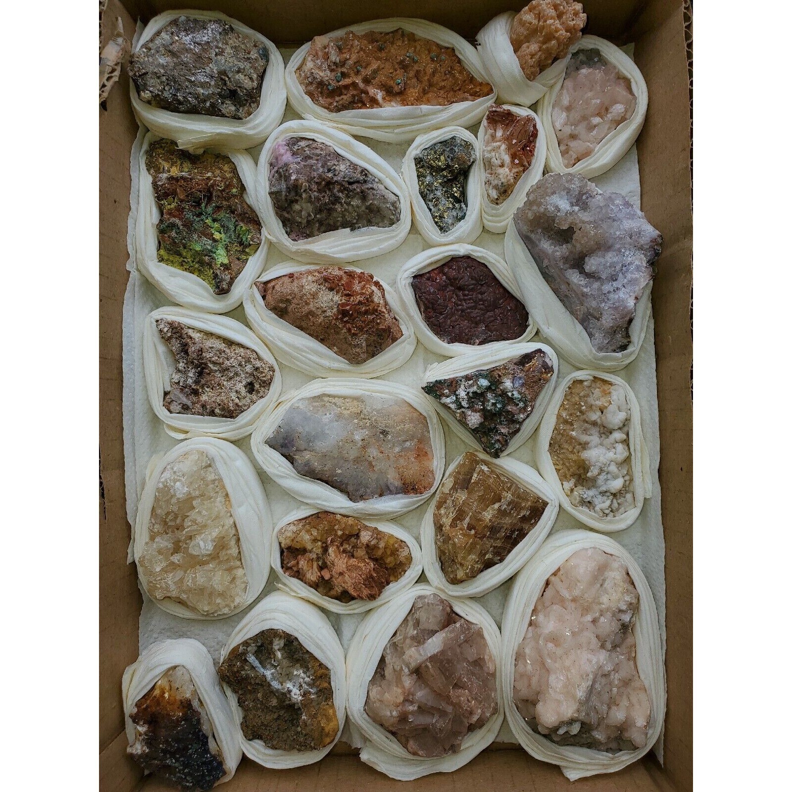 4Lb Wholesale Rare minerals Flat of 22 specimens of high quality Collection, #31