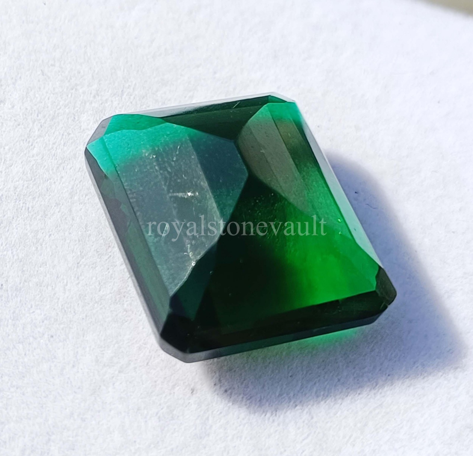 IGL Certified Emerald Shape 27.90 Ct Natural Green Emerald Loose Gemstone 5ISR