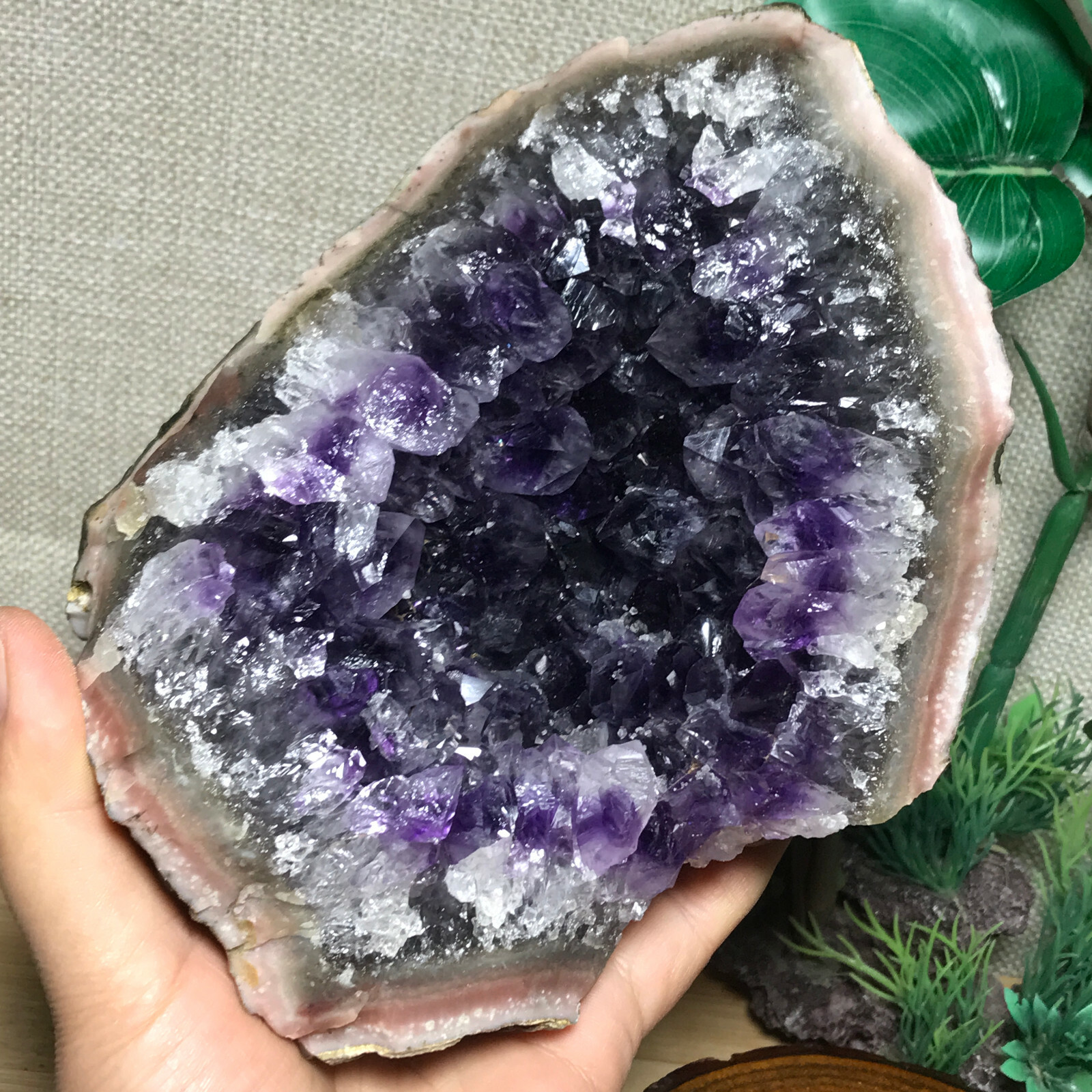 1607g Natural Uruguay Deep Purple Crystal Quartz Amethyst Geode Clusters 01