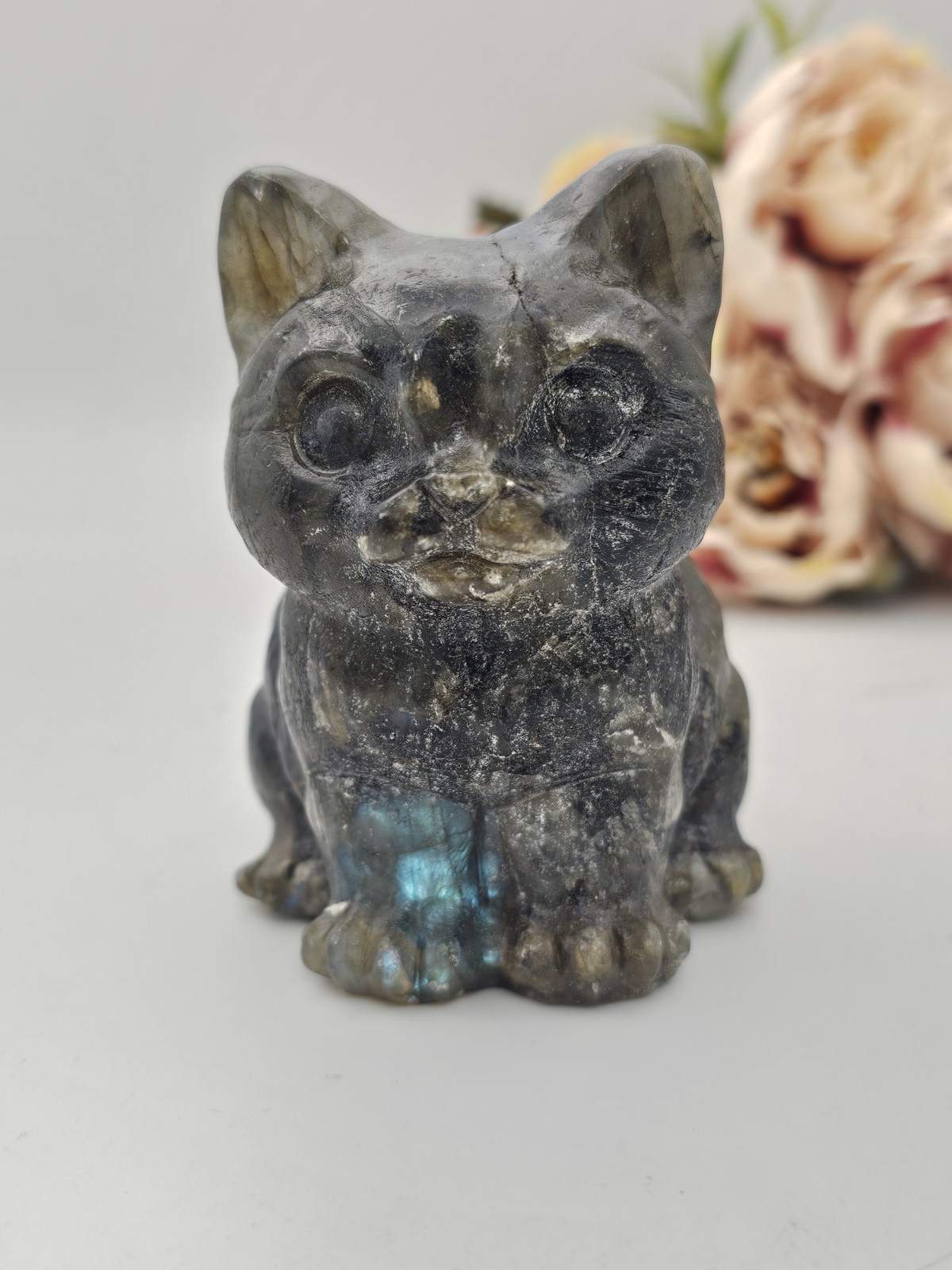 Large labradorite Cat crystal carving 345g 7.8cm blue green flash lab