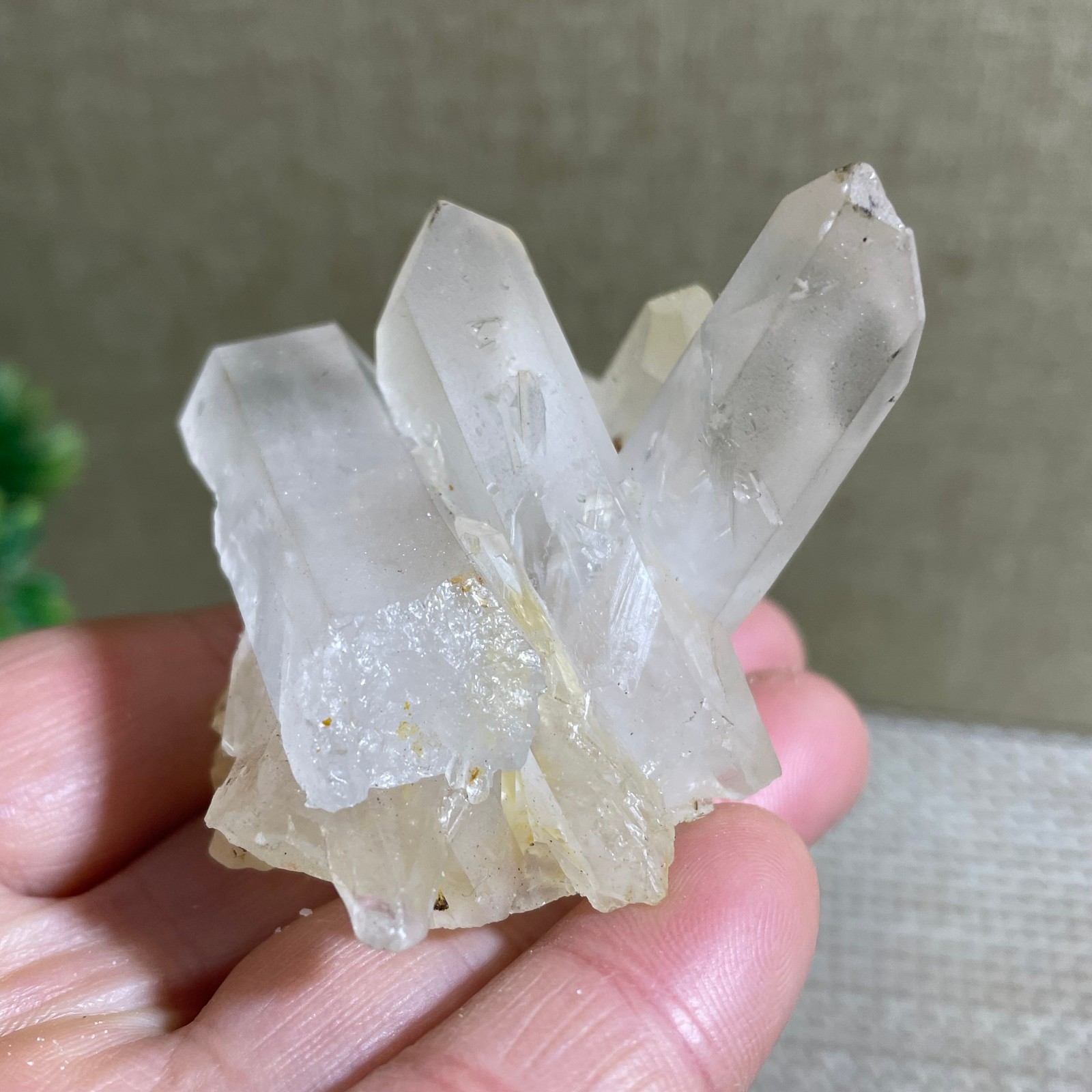 83g Natural White Clear Quartz Crystal Cluster Rough Healing Specimen