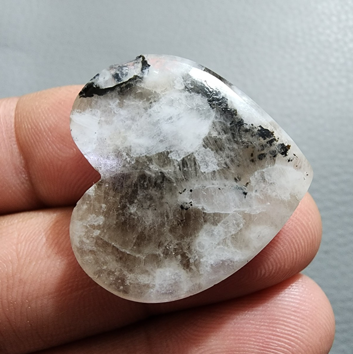 41 Crt Glowing White Rainbow Moonstone Cabochon Heart Shape Jewelry For Pendant