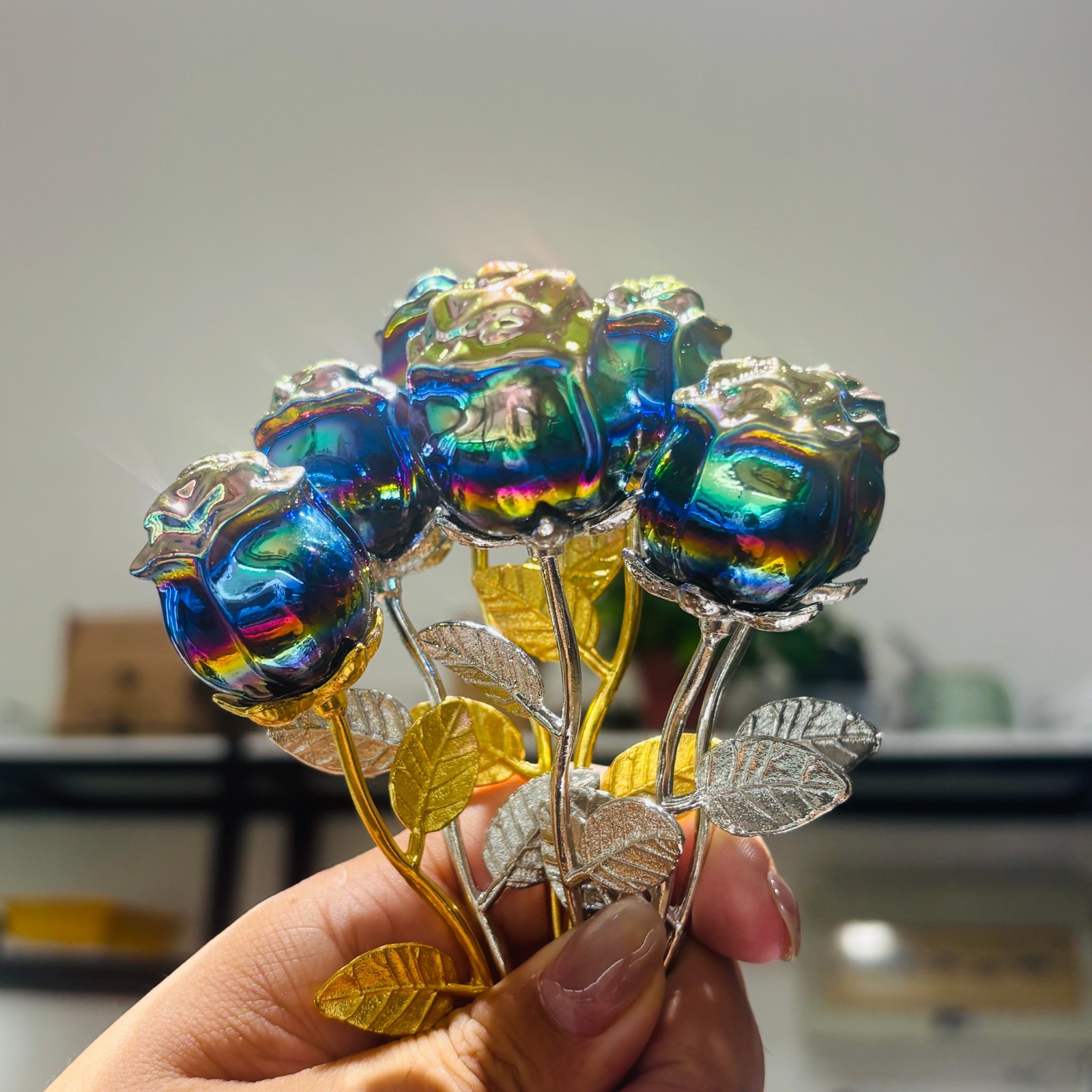 Top Rainbow Hand Carved Quartz Crystal Rose flower Home Decor Gift 1pc