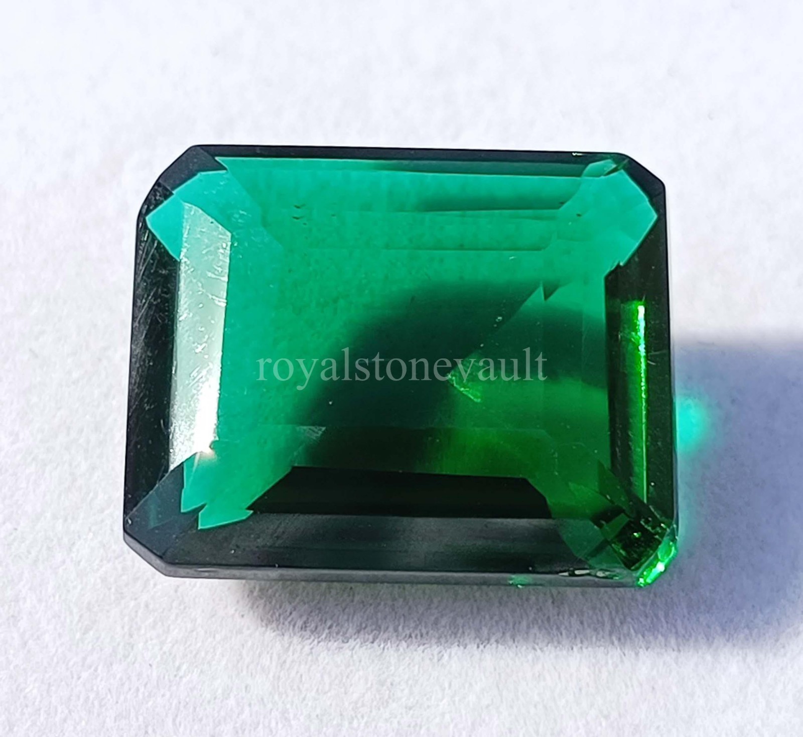 IGL Certified Emerald Shape 27.90 Ct Natural Green Emerald Loose Gemstone 5ISR