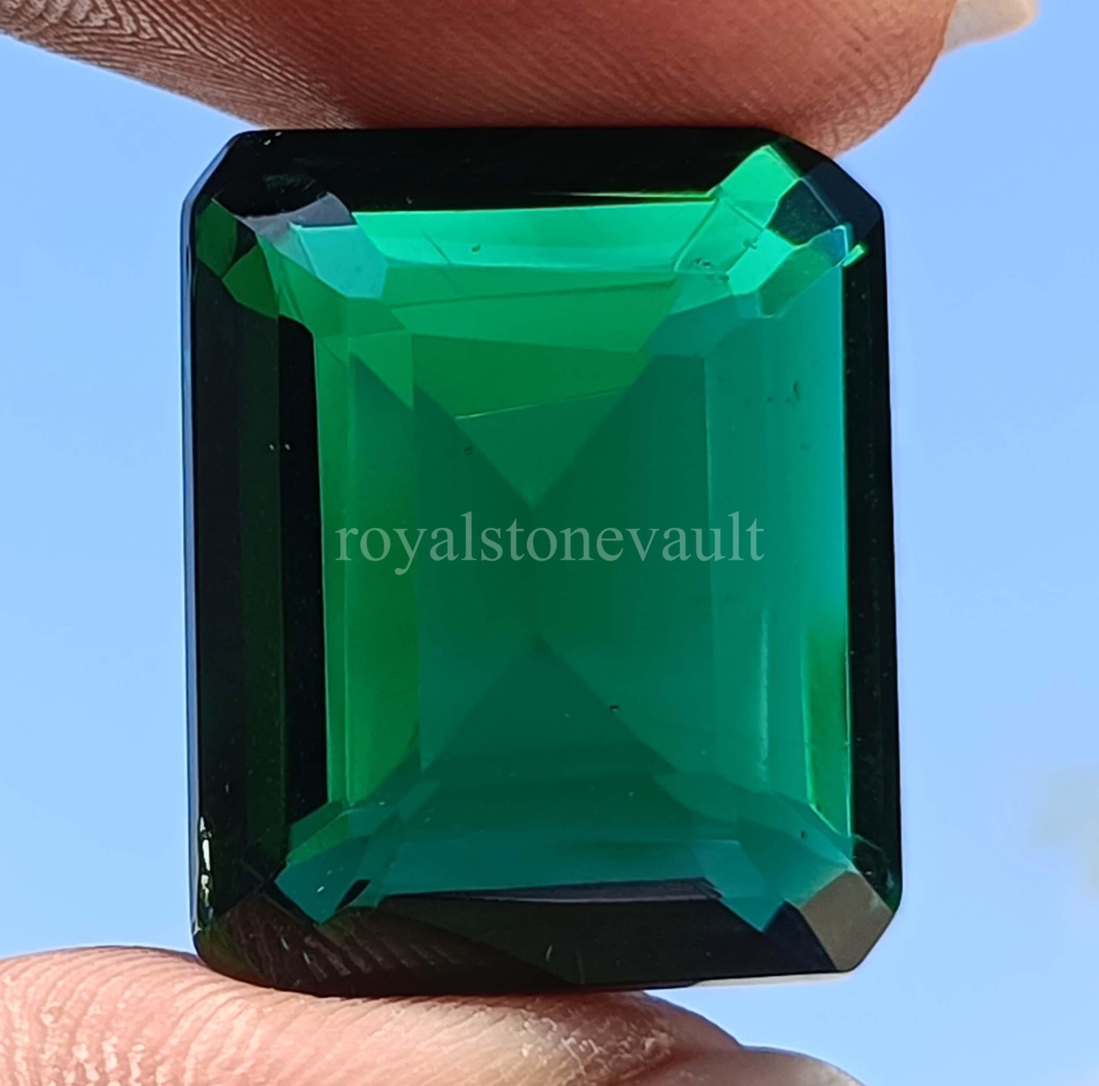 IGL Certified Emerald Shape 27.90 Ct Natural Green Emerald Loose Gemstone 5ISR