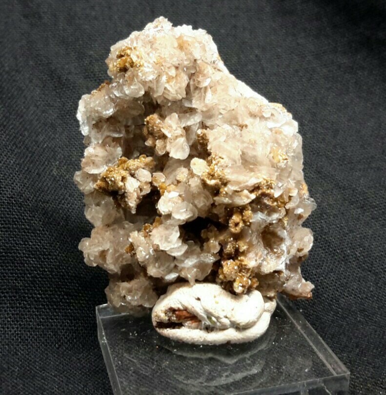 36mm DESCLOIZITE with CALCITE from Santa Eulalia, Chihuahua, Mexico