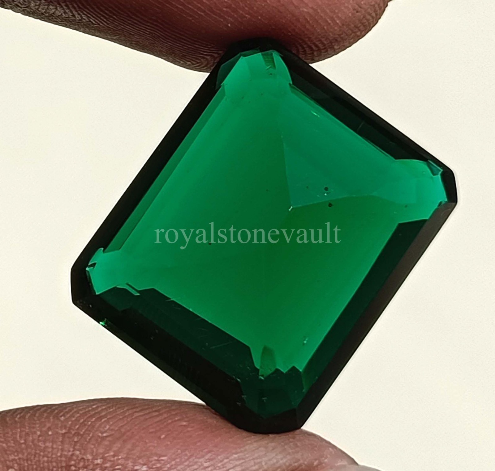 IGL Certified Emerald Shape 27.90 Ct Natural Green Emerald Loose Gemstone 5ISR
