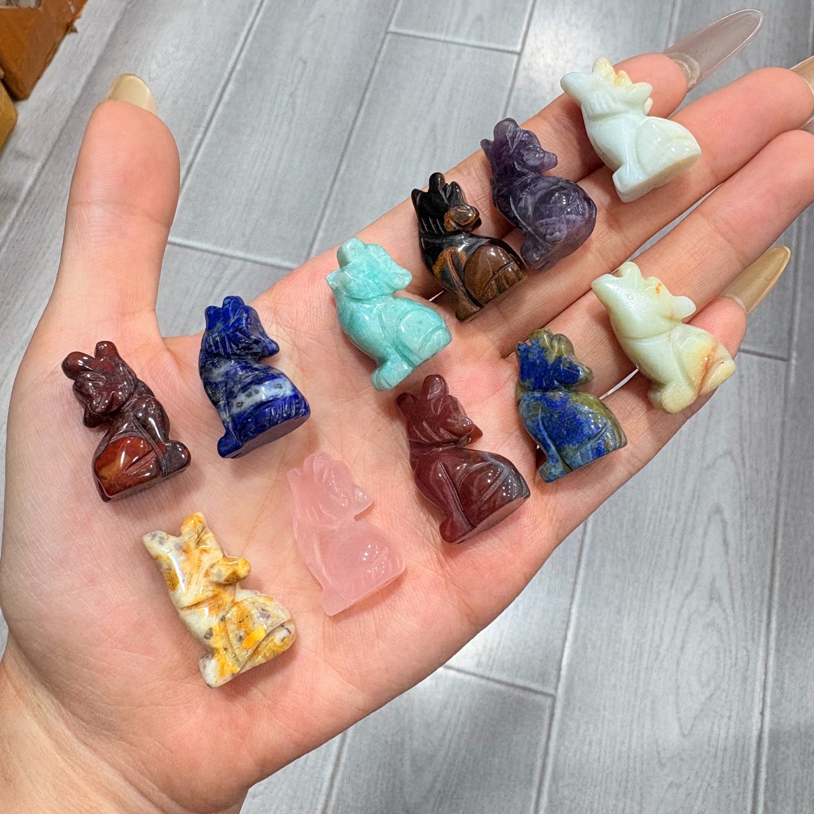5pc Natural mix Quartz hand Carved Mini wolf crystal carving reiki