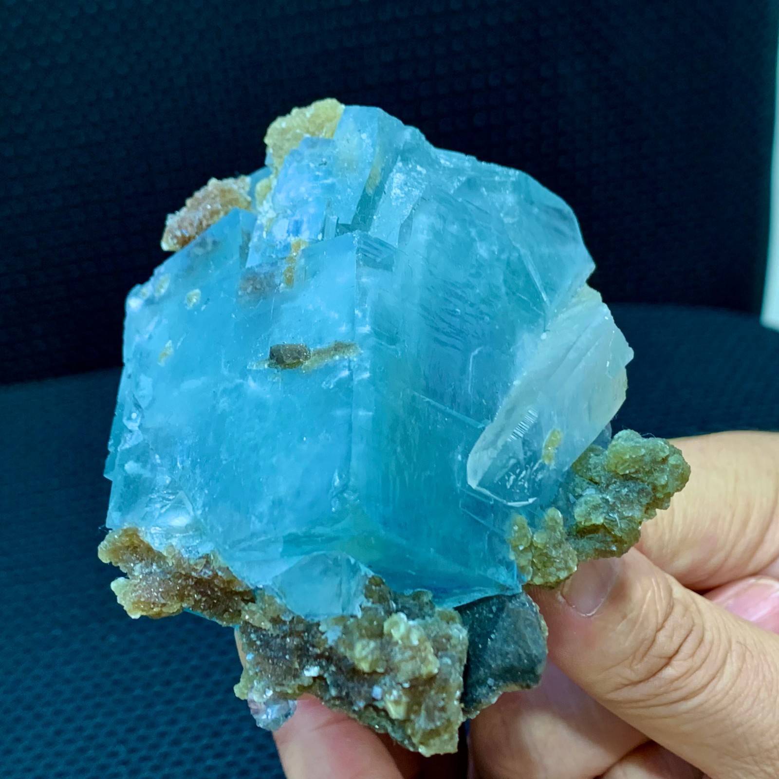 314G Rare transparent blue cubic fluorite mineral crystal sample/China