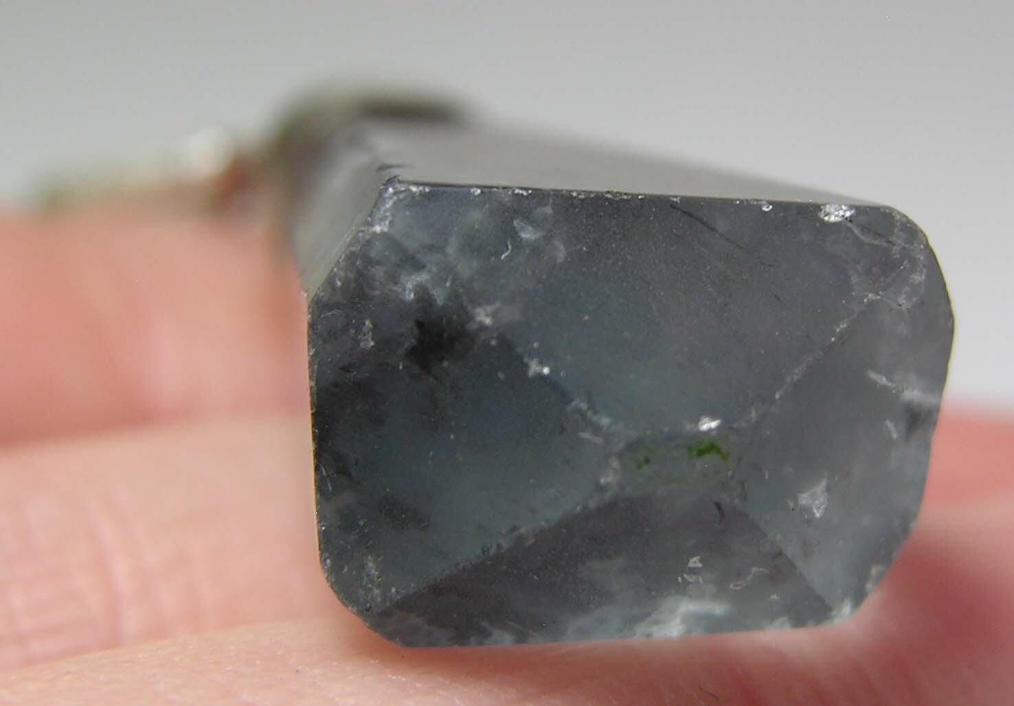 #7 Pakistan 35.90ct 100% Natural Blue Fluorite Crystal Pendant 7.15g 30.00mm