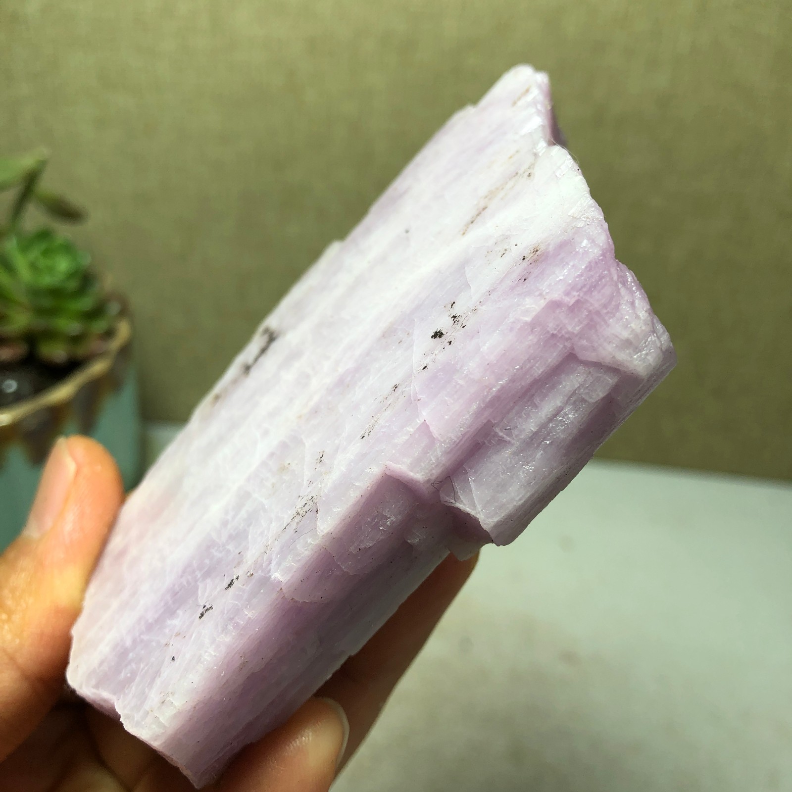 78mm Natural Kunzite Crystal semi-precious rough original Specimen 191g A4197