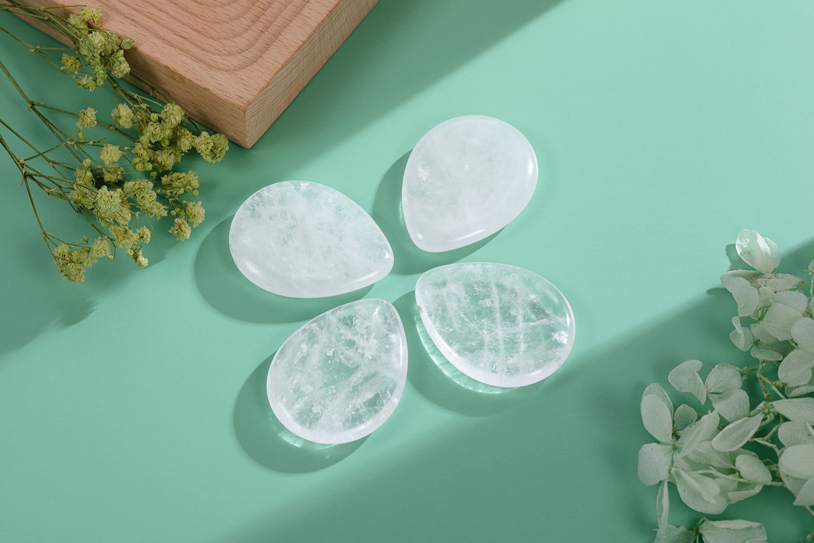 Clear Quartz Worry Stone for Anxiety Relief – Polished Healing Crystal Therapy
