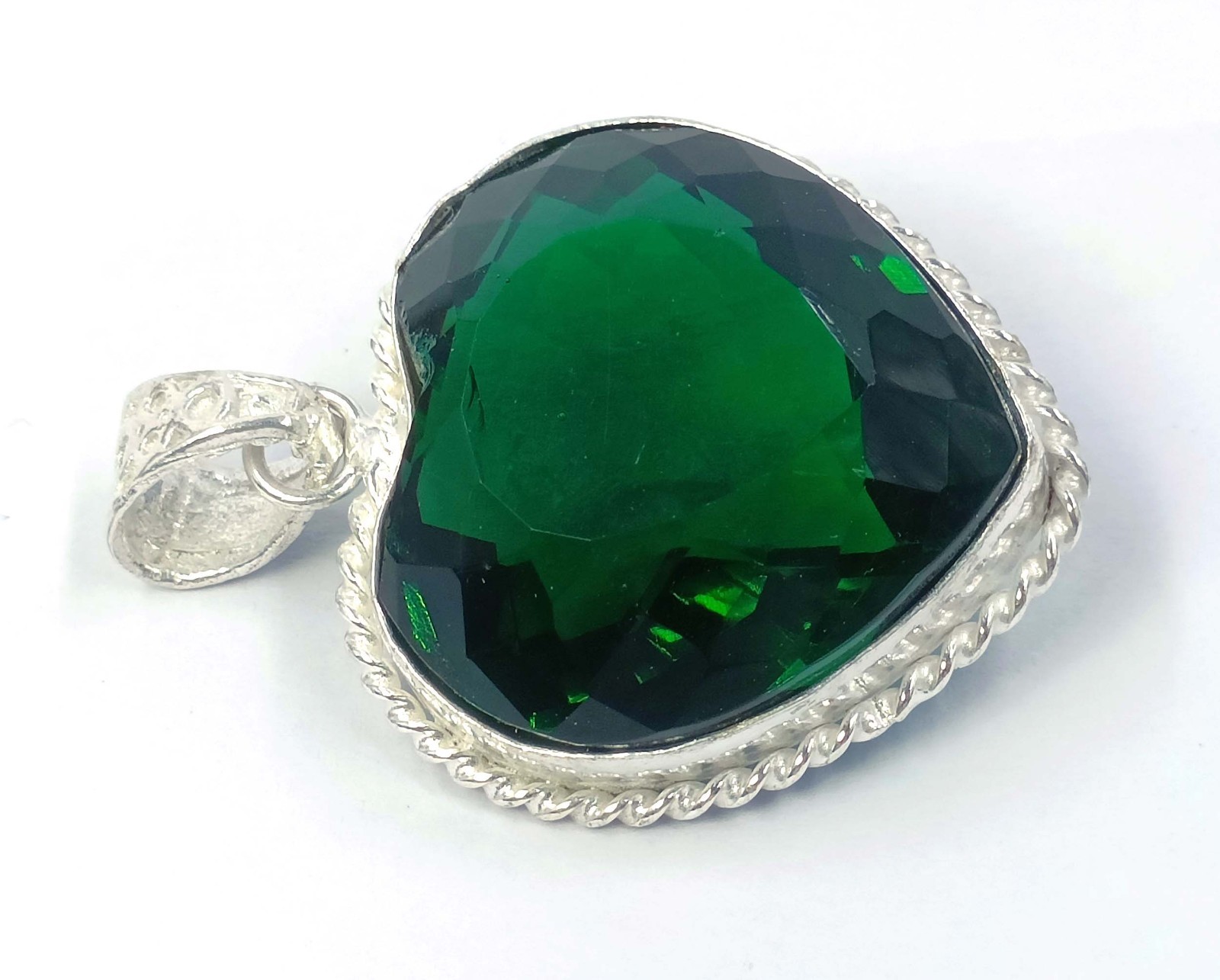 Natural Green Emerald 95.75 Heart Shape 925 Silver Pendant IGL Certified 6YHI