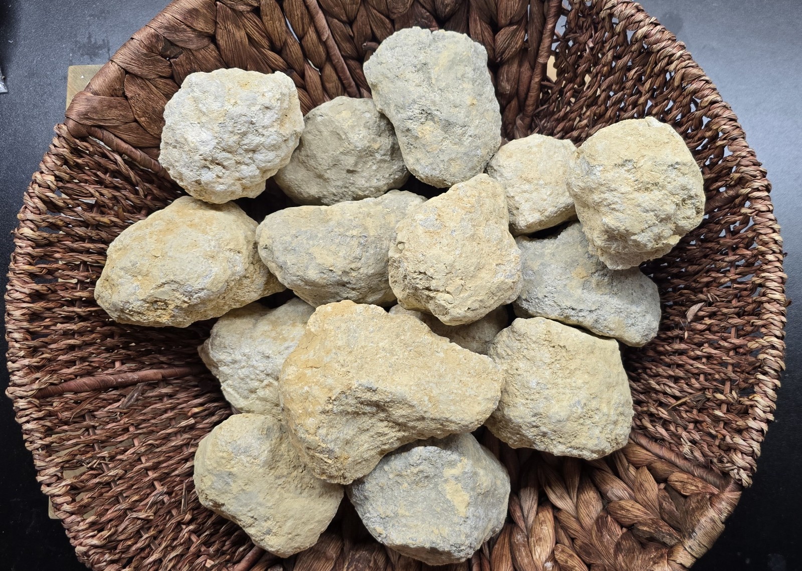 Break Your Own Geodes XL Large Unopened (2-3 pieces) Gift Box Quartz Crystal