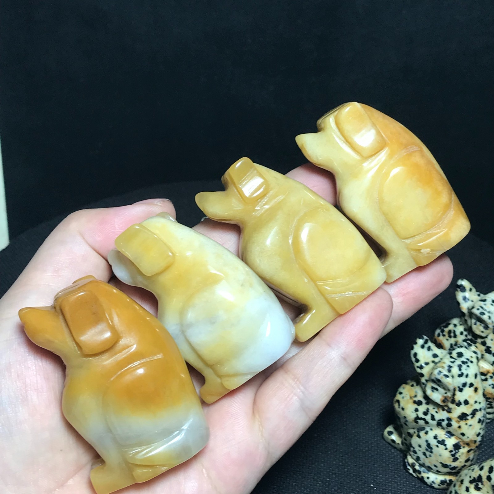 1pcs 2in Natural Crystal Speckled Jade Spotted Dog carving Home Decoration