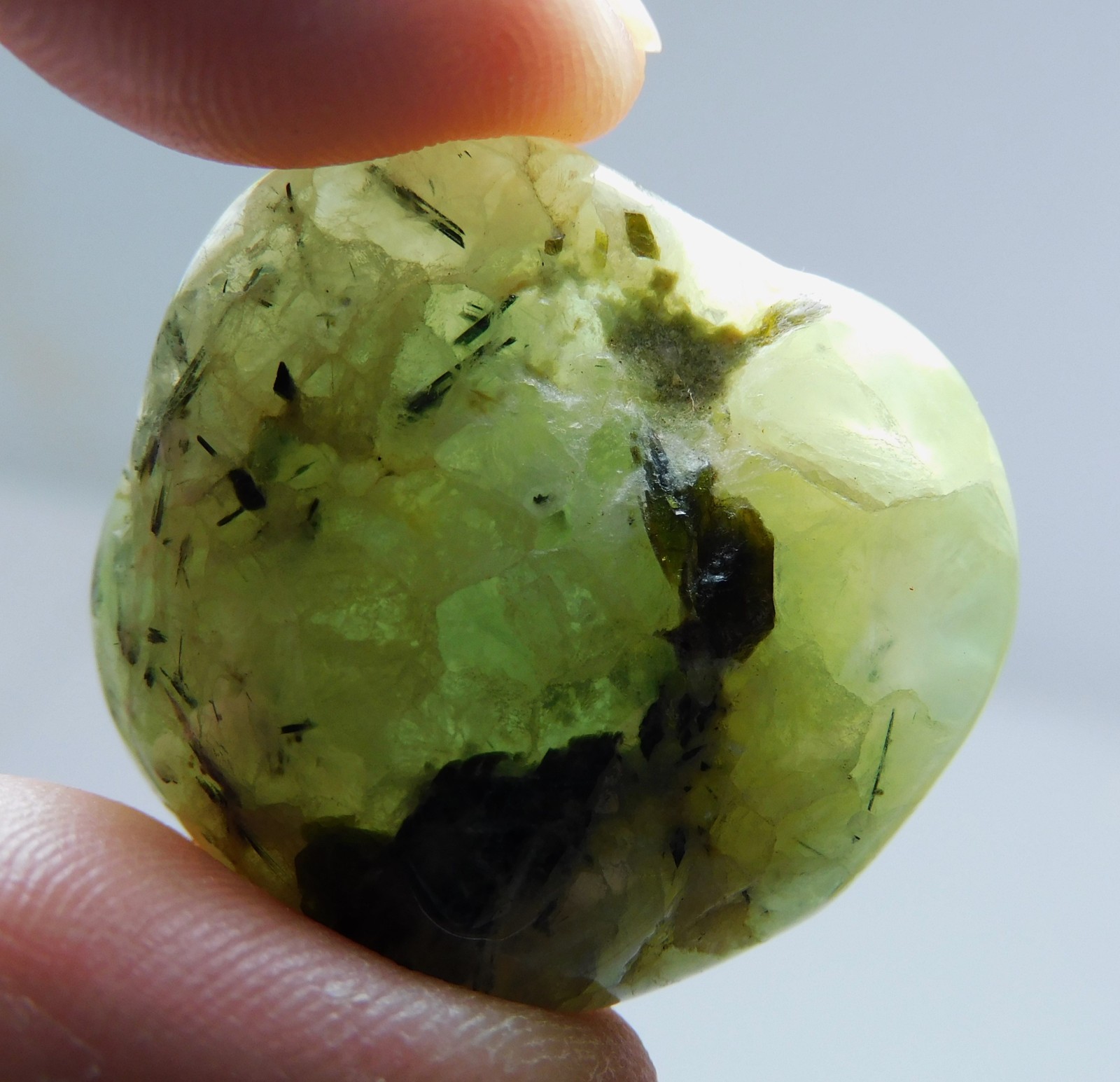 Chrysoprase tumble gemmy from Australia high grade