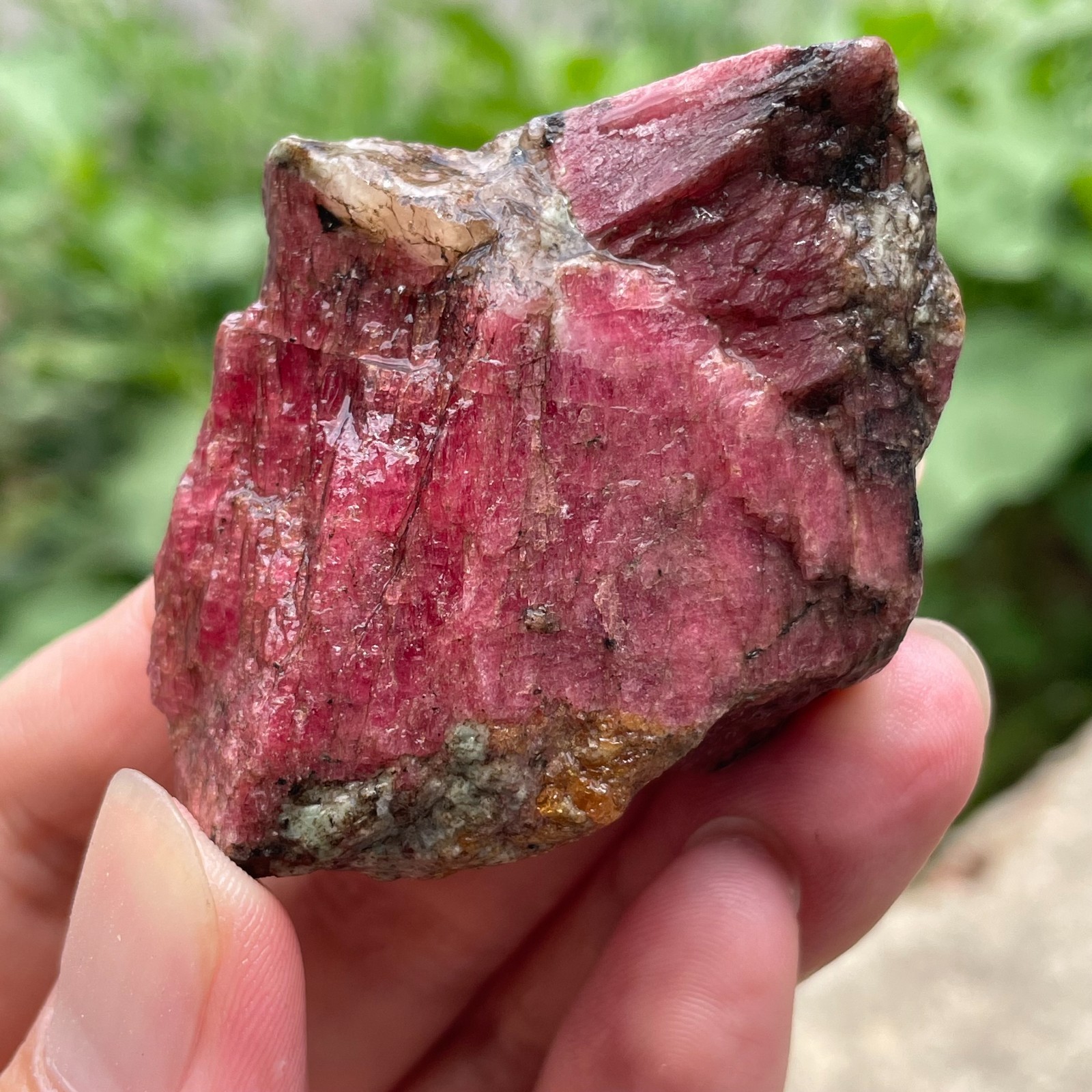 98g Small Raw Ore Red Black Rhodonite Quartz Gemstone Mineral Specimen