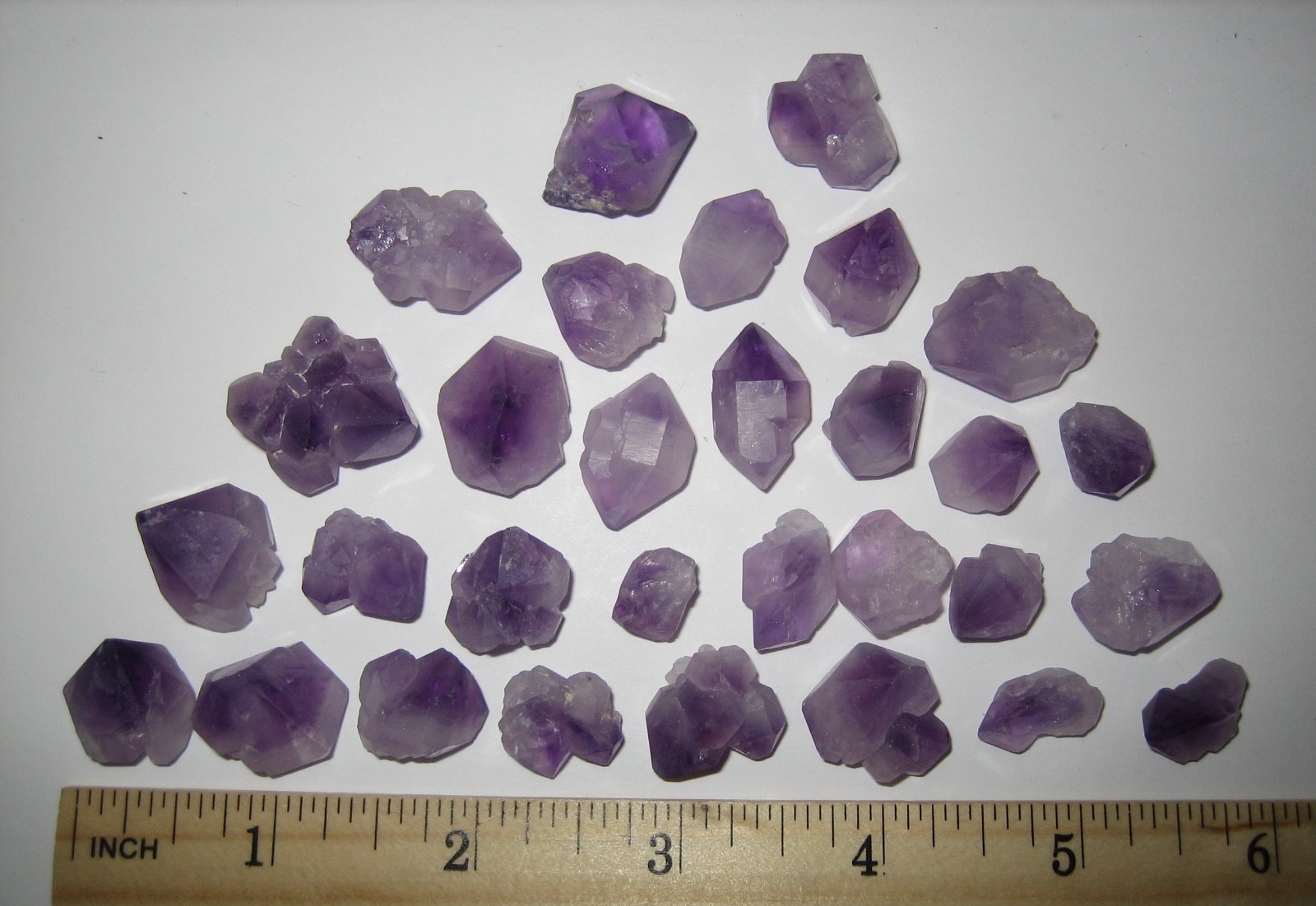 30 SMALL NATURAL ROUGH 0.5″- 0.75″ LIGHT PURPLE AMETHYST CRYSTALS ~ 94.1grams *1