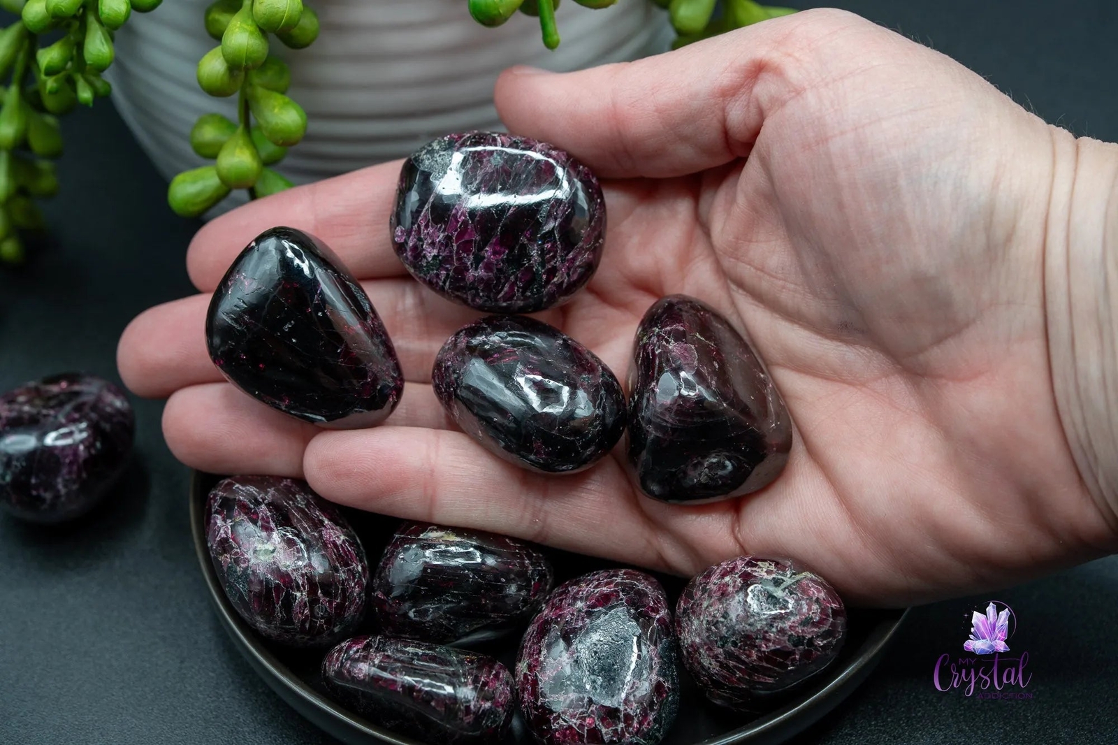 Red Garnet Tumble – Gemmy