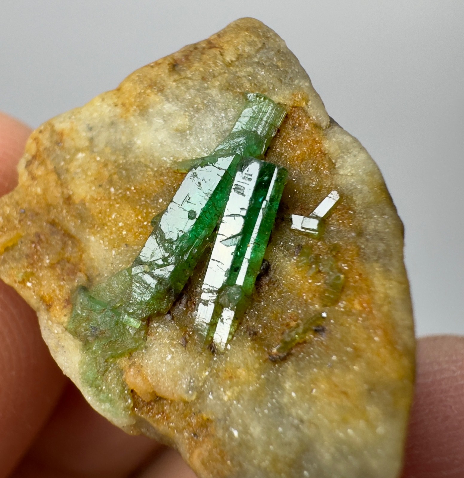 19 CT Natural Emerald Crystals On Matrix From Panjshir Afghanistan