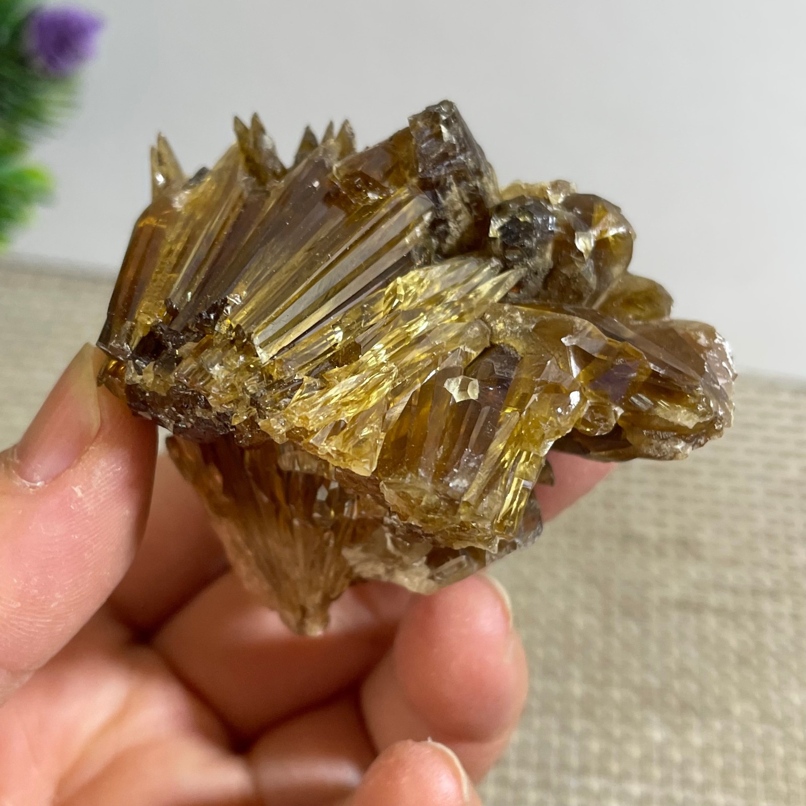 New Find Rare Amber Calcite Phosphorescent Mineral Specimen 106g