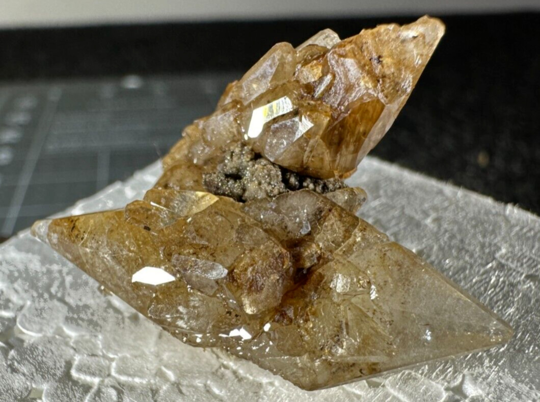 ➤ 1-3/8″ DOGTOOTH CALCITE CLUSTER Pleasant Ridge Rensselaer Indiana VIDEO➤434