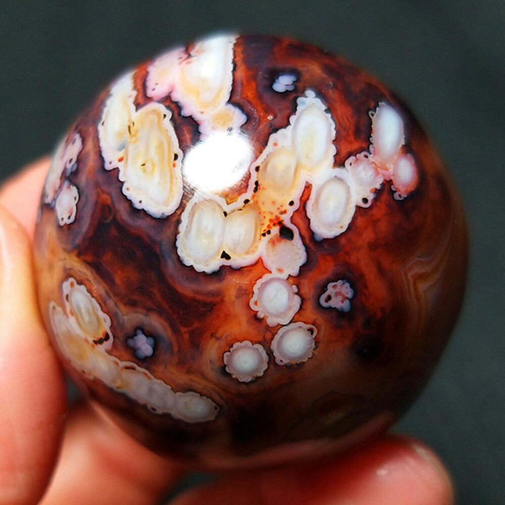TOP 79.2G 37mm Natural Polished Banded Agate Stone Sphere Ball Healing A707