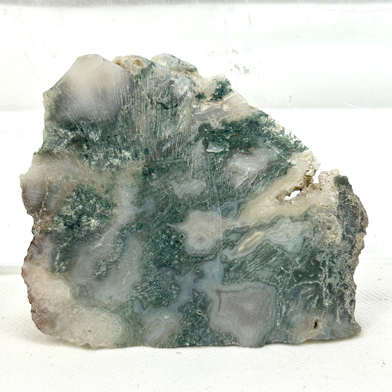 Moss Agate from Madagascar approx size 10cm x 8.5cm. Weight 115g.