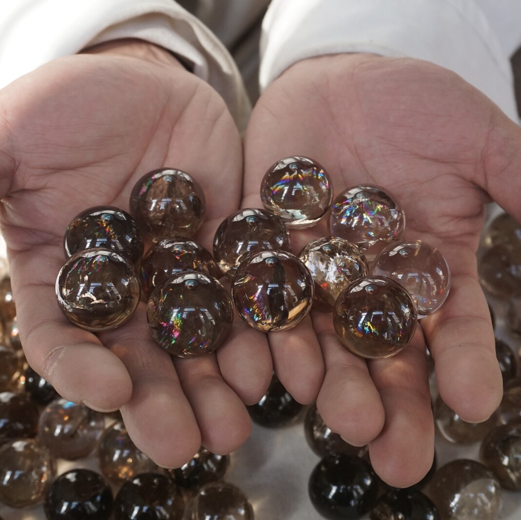 100Pcs Natural Rainbow Smokey Clear Quartz Crystal Sphere Ball Healing 22-23mm