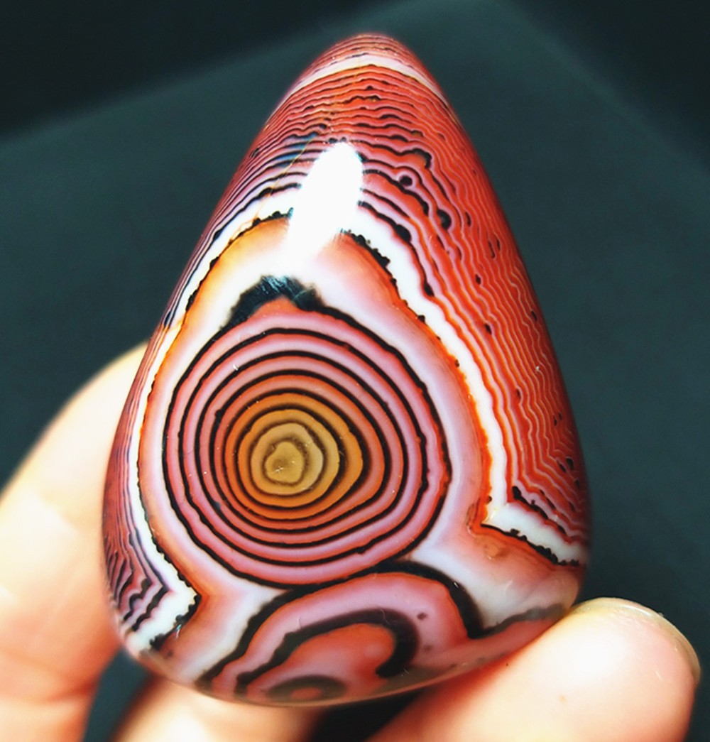 TOP 75.8G Natural Polished Silk Banded Lace Stone Madagascar C1243