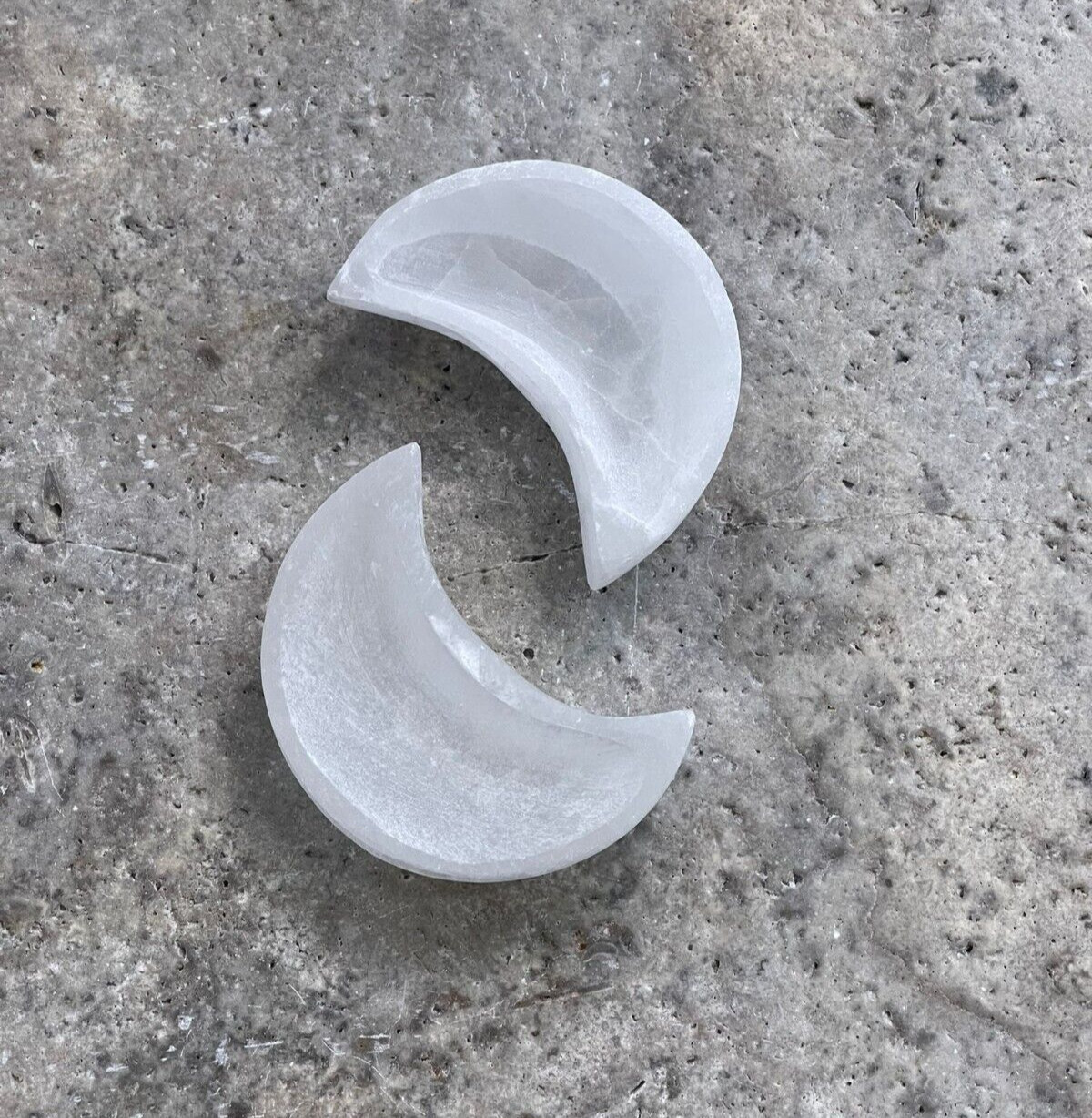 Selenite Crescent Moon Bowl 3.5in / 9cm Long (1 pc)