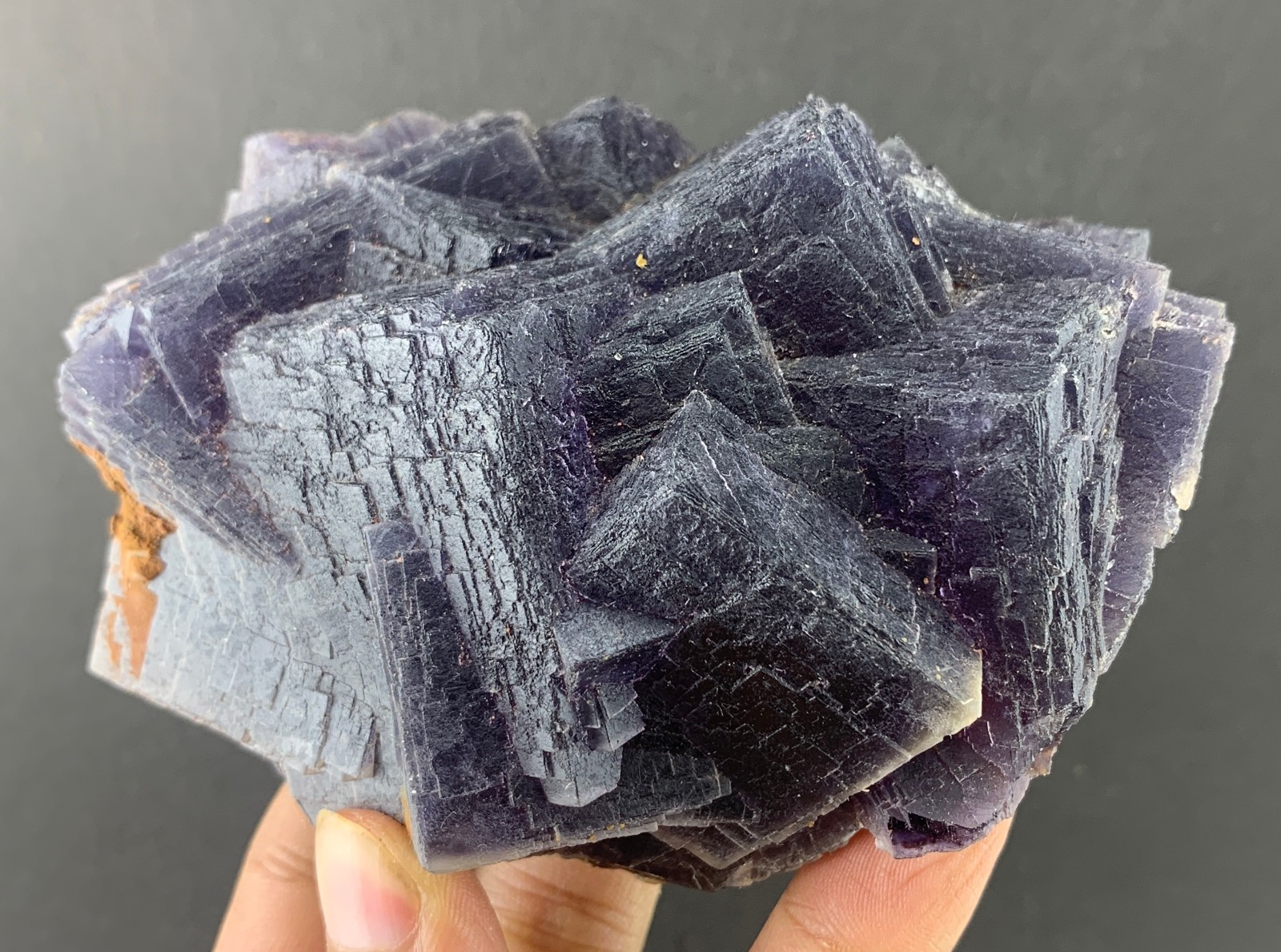 1.3LB NATURAL CUBIC UV REACTIVE FLUORITE CRYSTAL MINERAL SPECIMEN COLOR CHANGE.