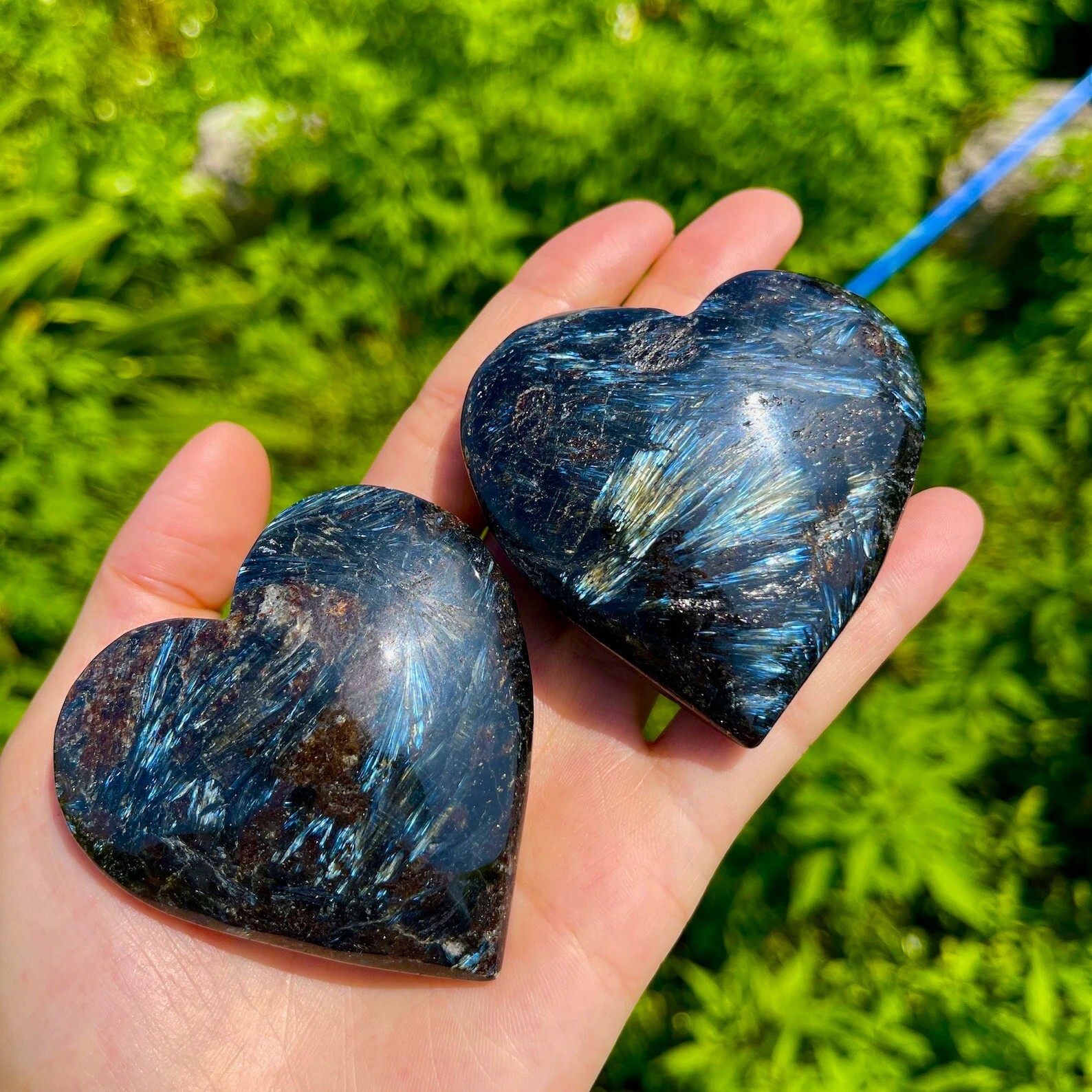 Arfvedsonite Heart Electric Flash of Love Protective Tumbled Palm Stone 90-120g